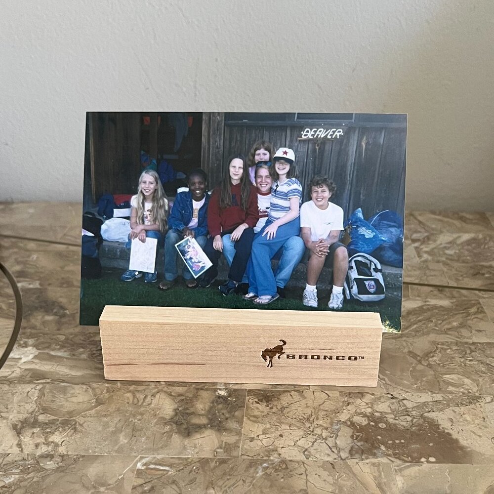 Bronco Wooden Stand / Holder